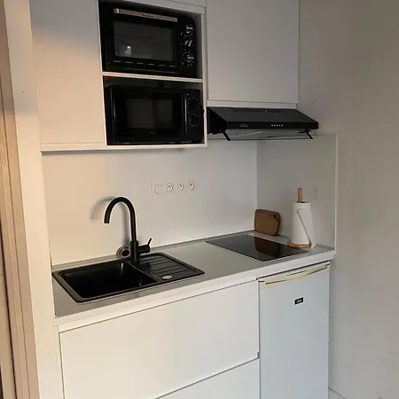 Climatise De 20m2 Avec Place De Parking Privee Sète