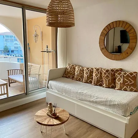 Climatise De 20m2 Avec Place De Parking Privee *