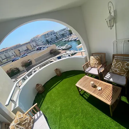 Climatise De 20m2 Avec Place De Parking Privee アパート