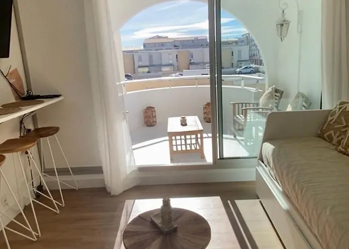 Climatise De 20m2 Avec Place De Parking Privee Appartement