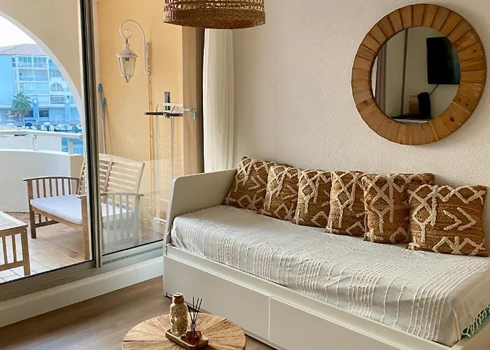 Climatise De 20m2 Avec Place De Parking Privee *